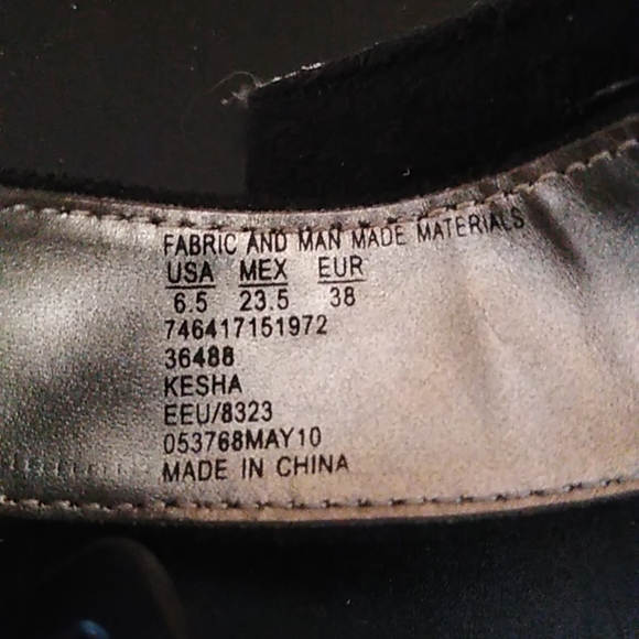 Black Suede Jeweled encrusted , size 6.5 Heels - Picture 6 of 9